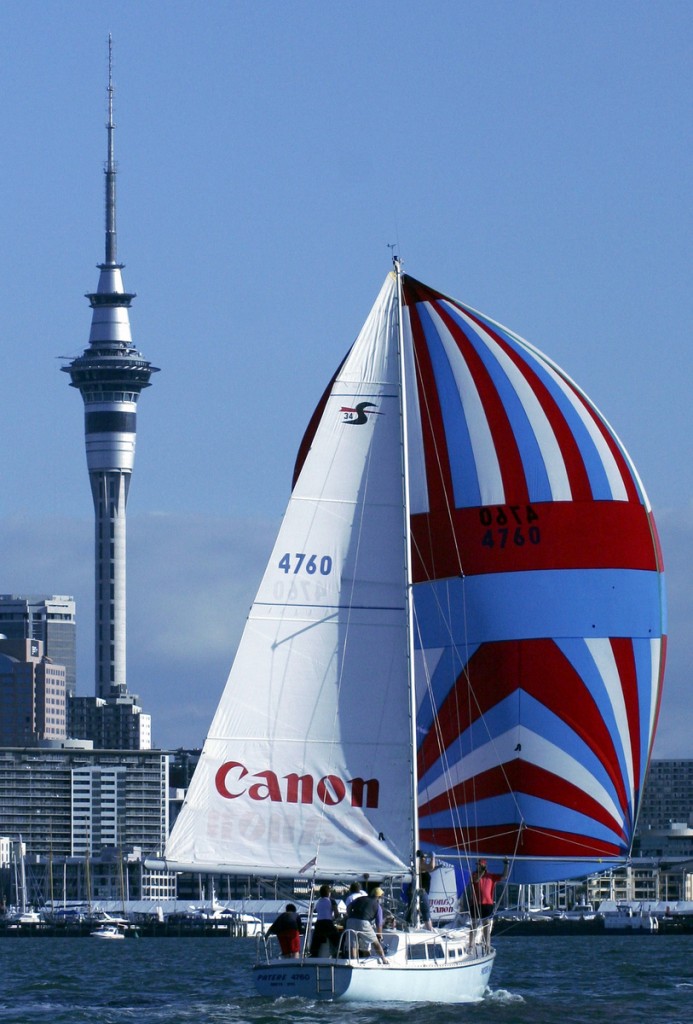 Patere on a kite run towards the city front in the 2007 Stewart Championships (Stewart Association Collection)